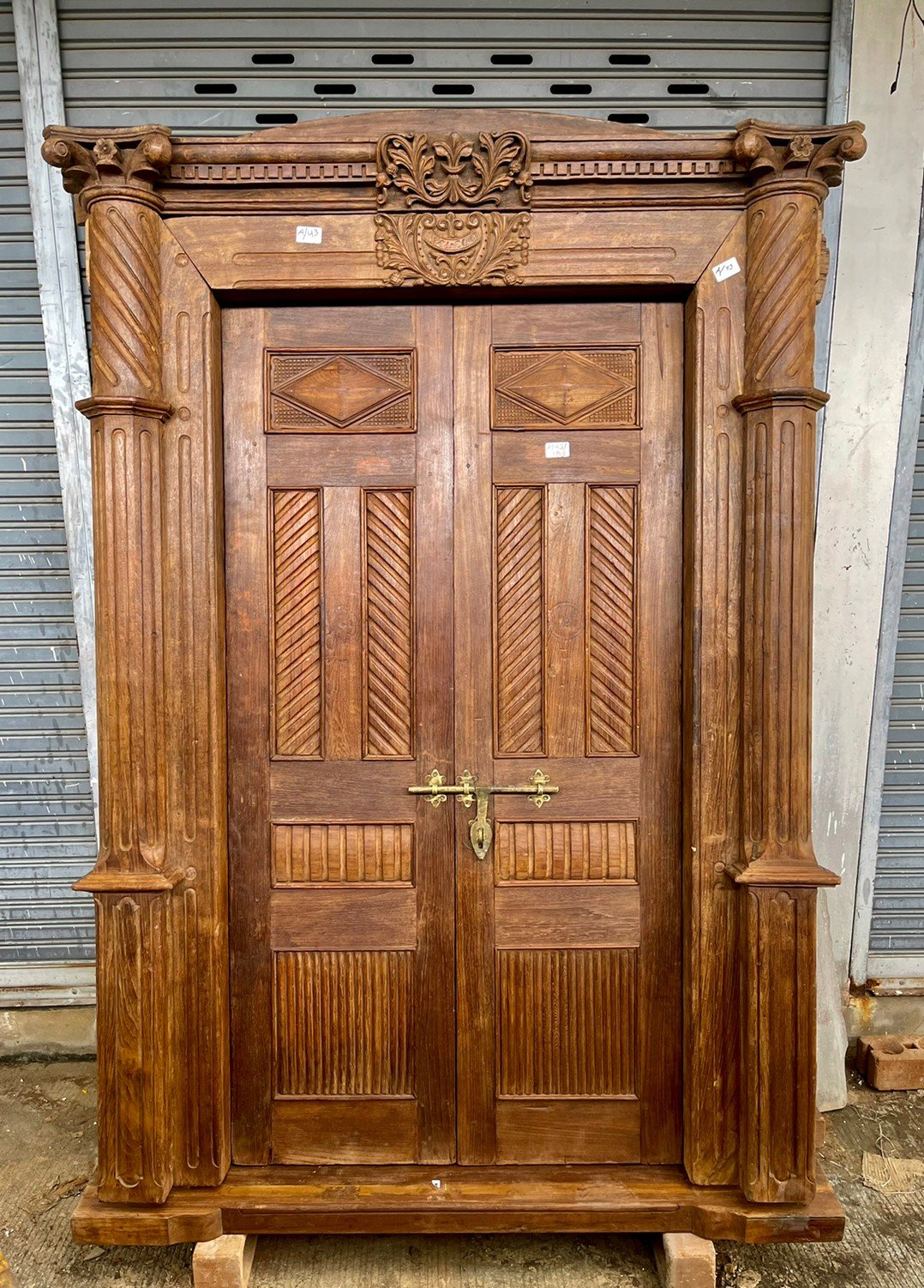 L121 European Colonial Door with Carving