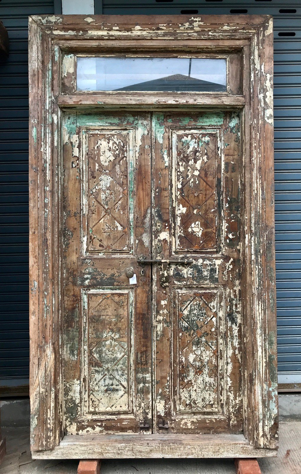 XL11 ประตูไม้สักแบบอังกฤษพื้นผิวสีเก่าขัดหยาบ
