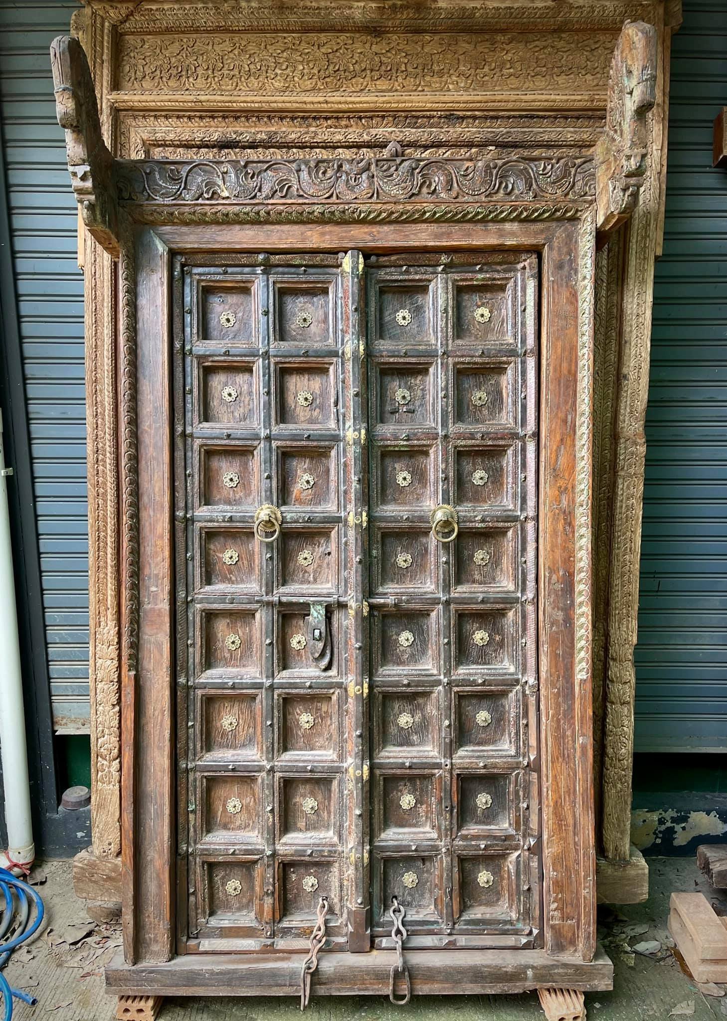 XL15 Vintage Brass Door with Carved Horses