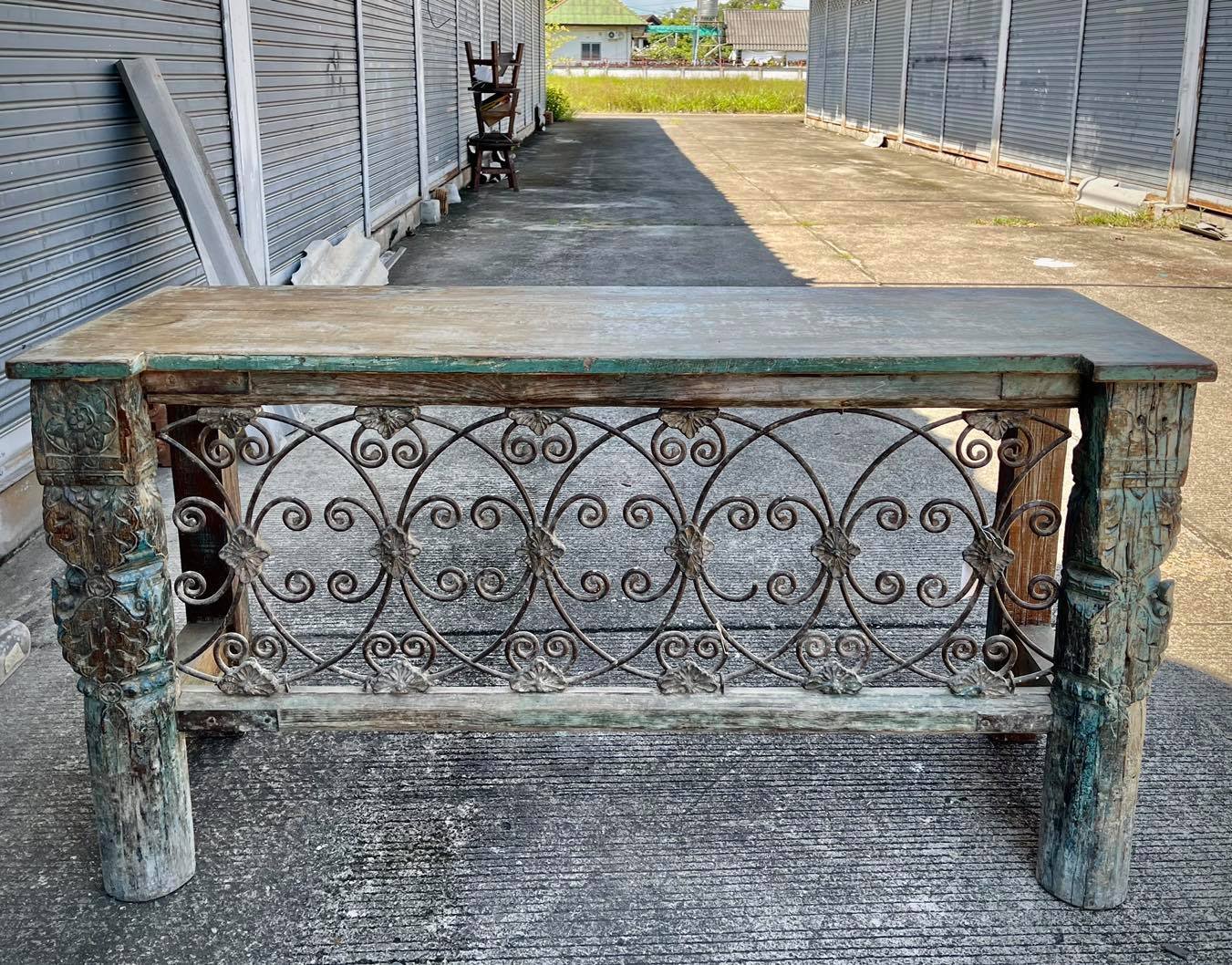 CL13 Console Table with Iron Decor