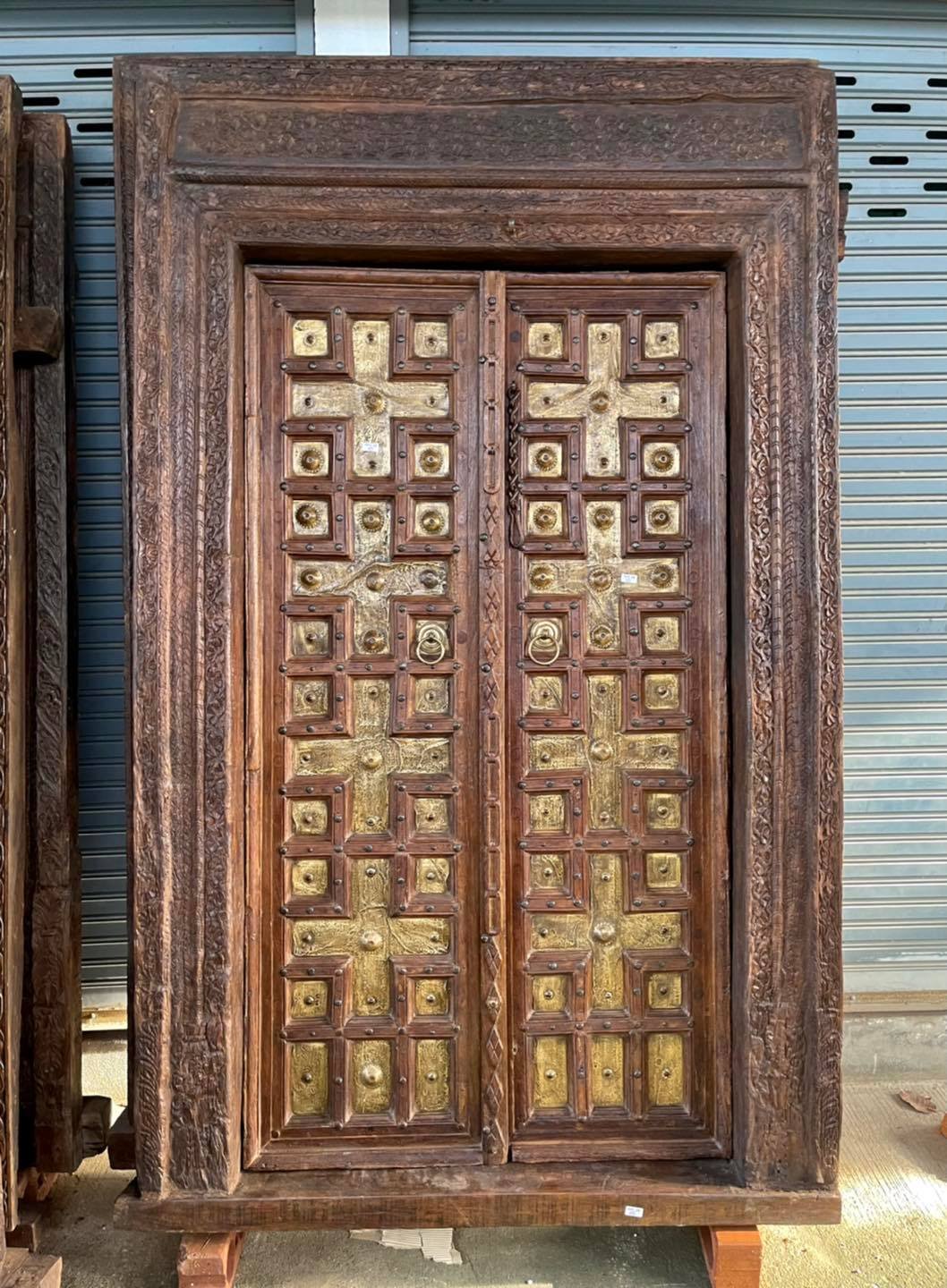 XL85 ประตูโบราณประดับแผ่นทองเหลืองสวยพิเศษหายาก