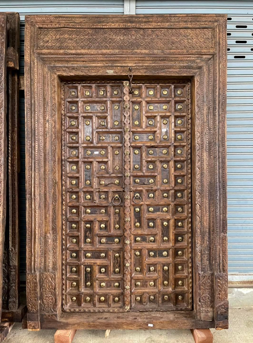 2XL10 Antique Door with Brass and Carved Frame
