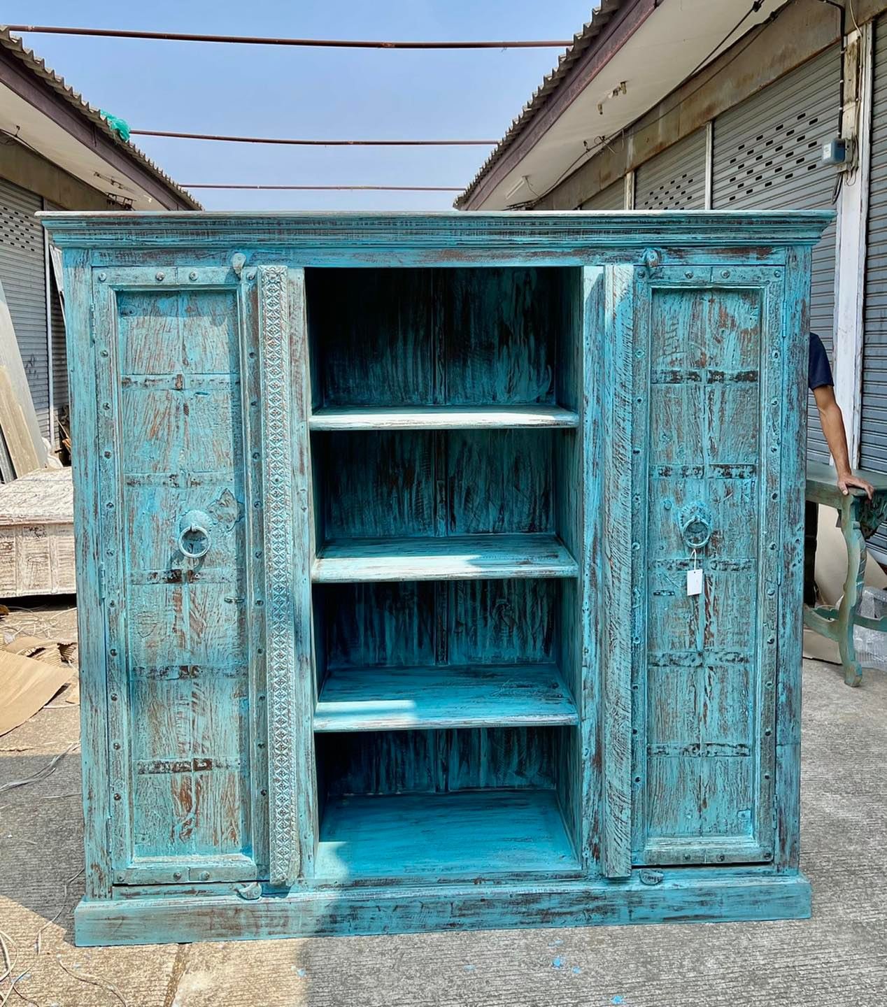 CTXL2 Antique Display Cabinet in Blue