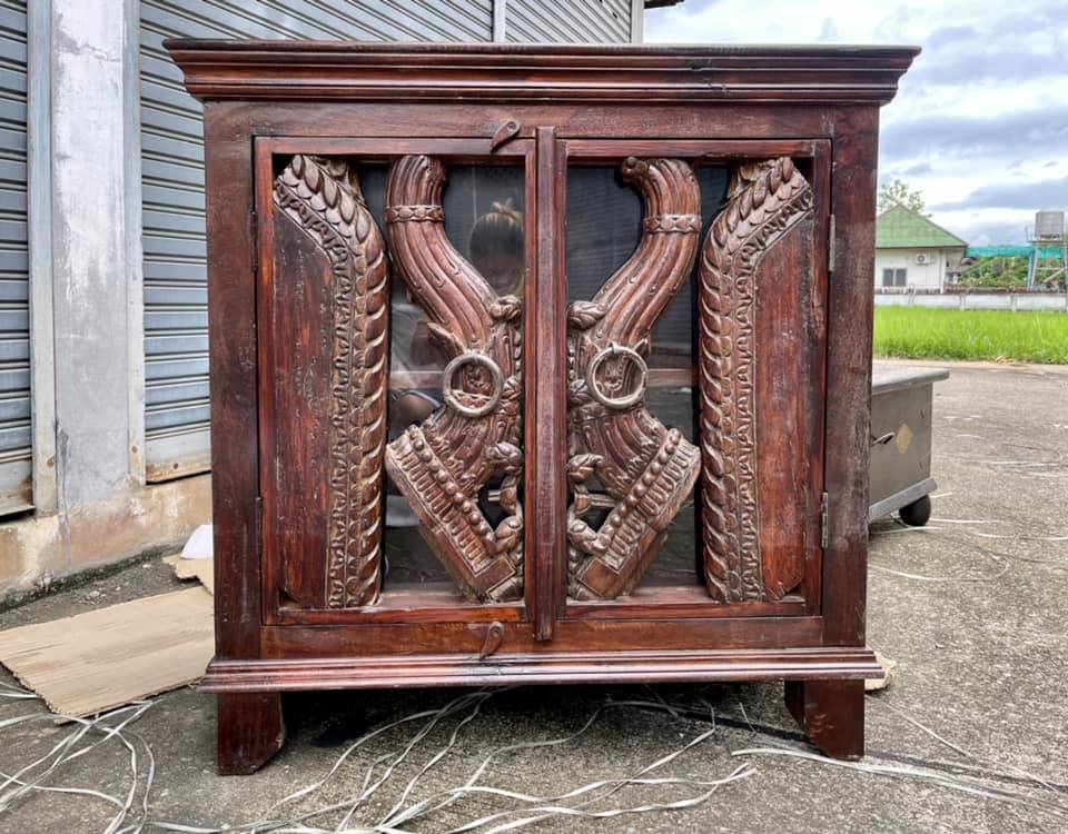 2SB12 Sideboard with Tribal Carving Decor