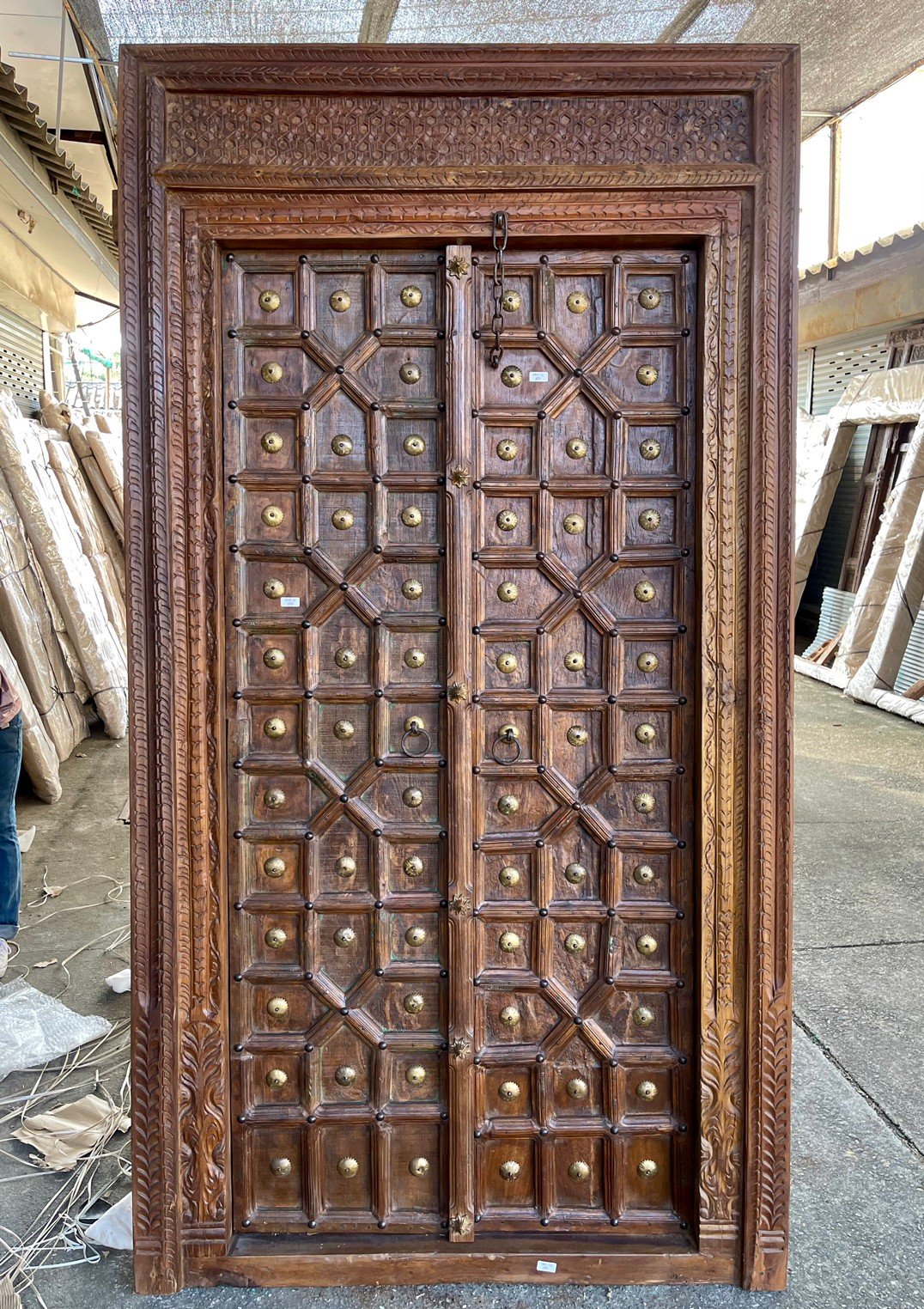 XL19 ประตูอินเดียวงกบแกะสลักลายแต่งไม้ทแยงแปลกตา