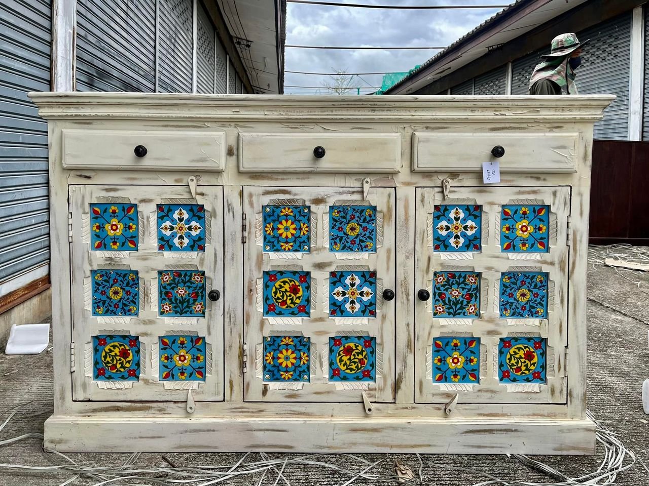 3SB14 White Sideboard 3 Doors with Vintage Tiles