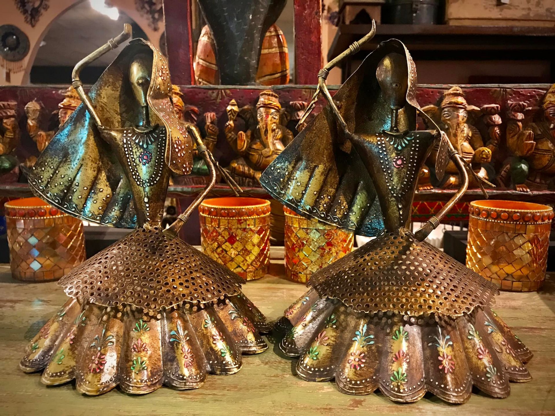 DCI82 Indian Dancers Brass Iron Painted