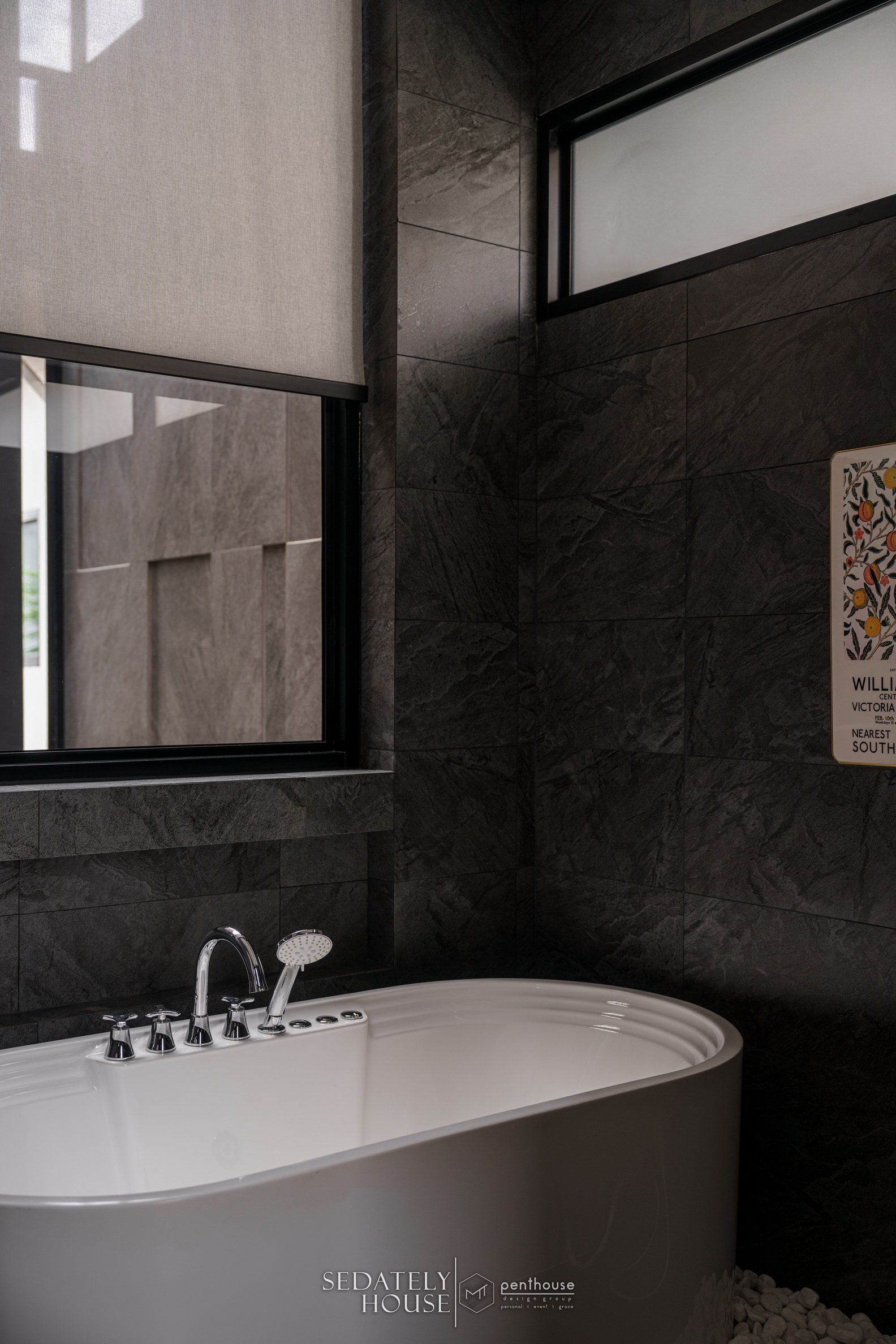 Bathroom and bathtub in Sedately House