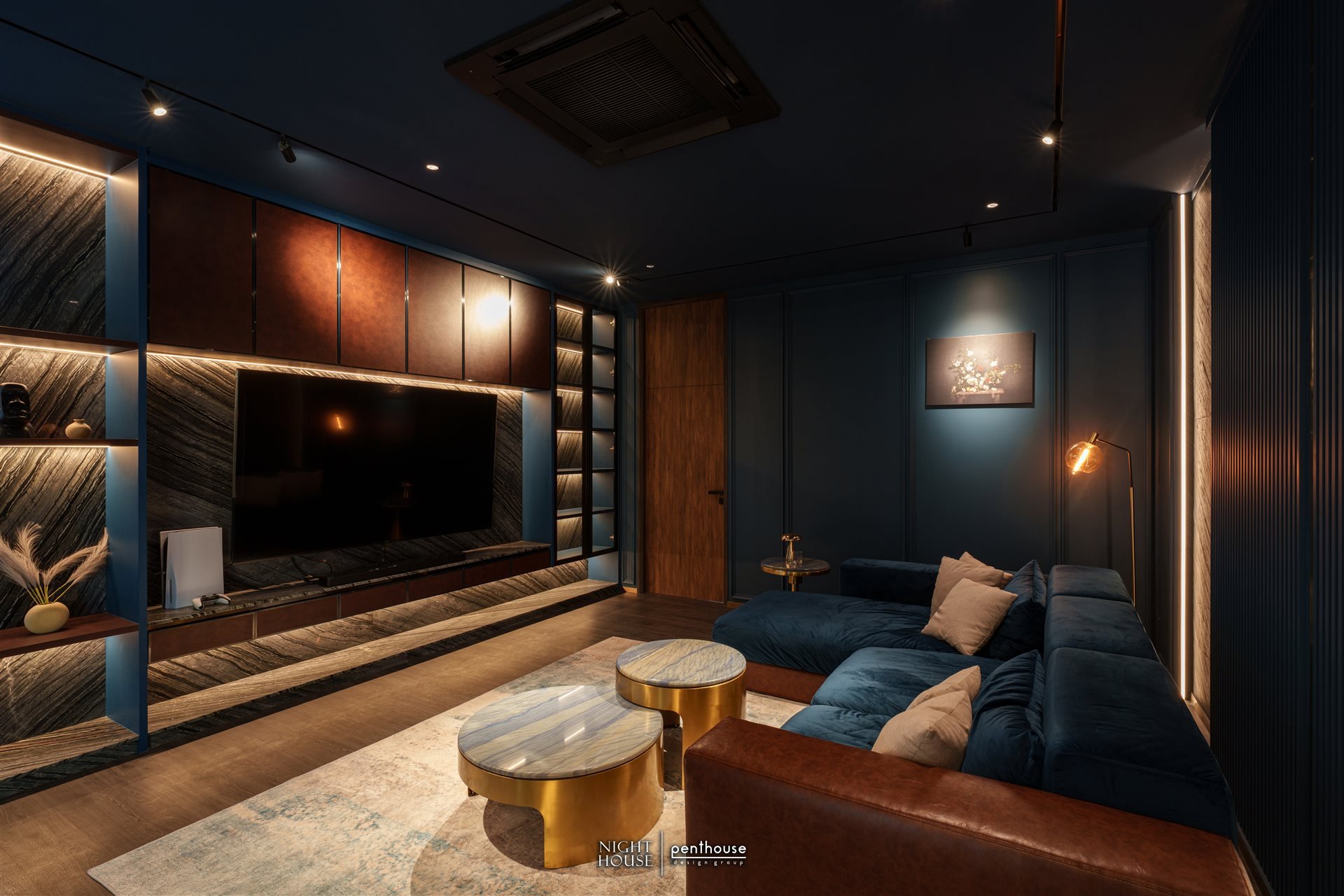 ห้องนั่งเล่นส่วนตัวโทนเข้ม NIGHT HOUSE