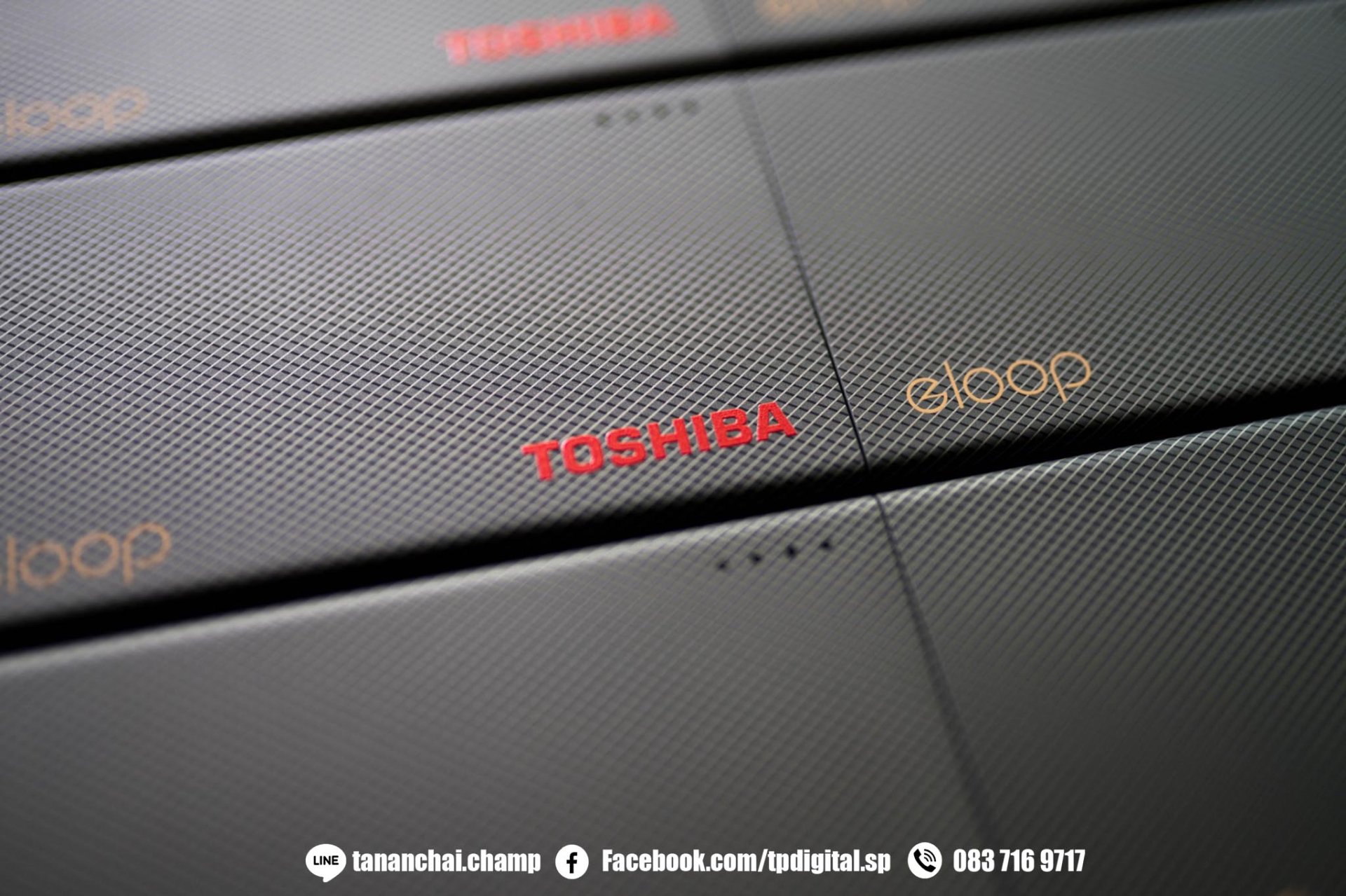 รับสกรีนโลโก้ ลาย ภาพ ลงบนพาวเวอร์แบงค์ ยี่ห้อ eloop  ลาย TOSHIBA สีแดง
