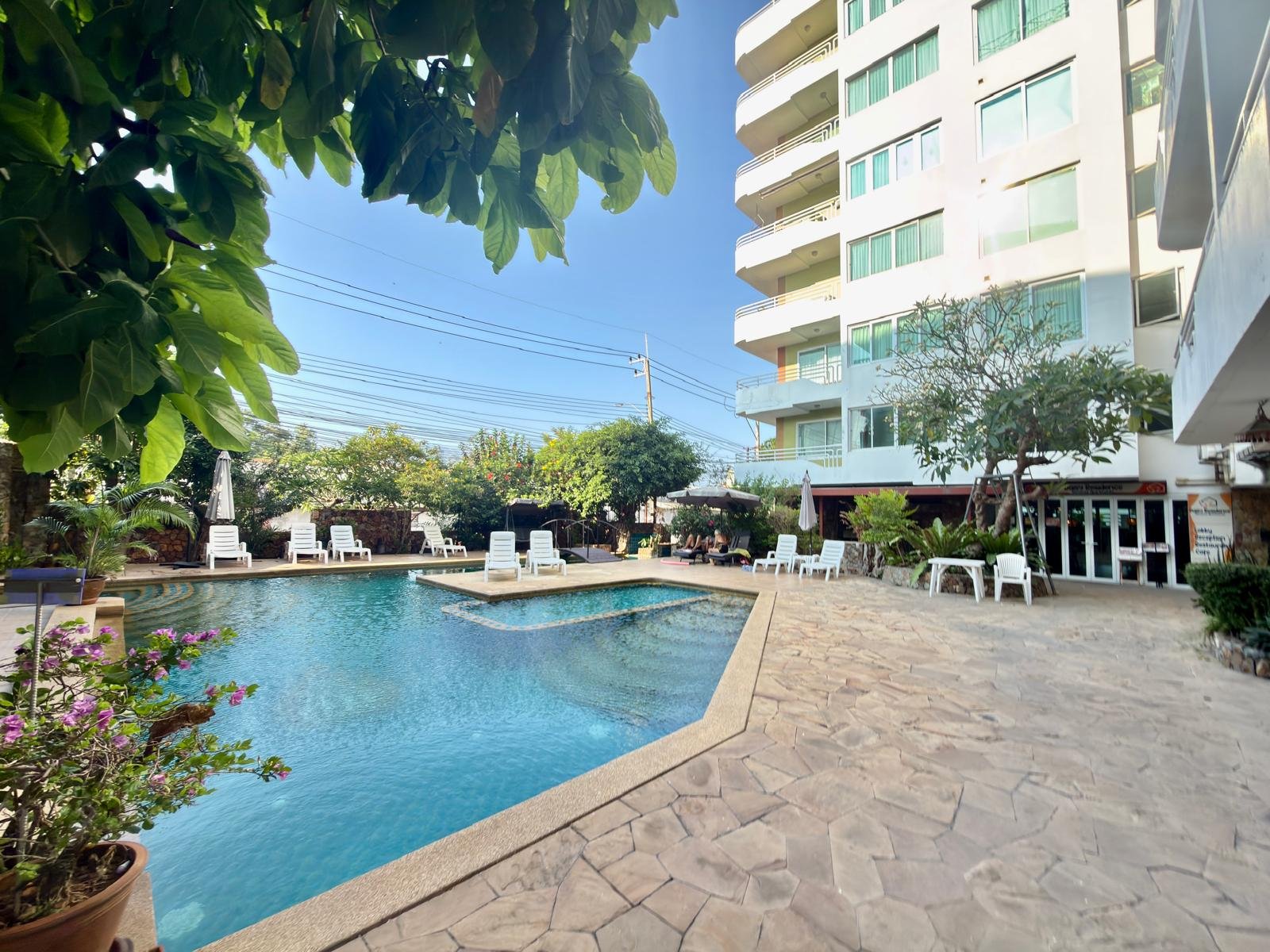 JADA BEACH CONDO