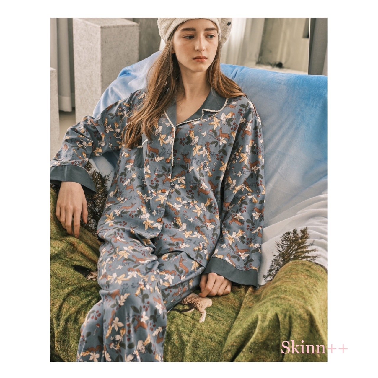 เซตชุดนอนพร้อมซับใน รุ่น Dark Blue Floral Prints Loungewear Set