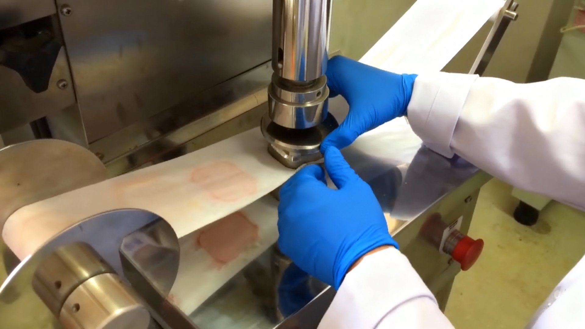 5 ขั้นตอนการสร้างแบรนด์กับโรงงานรับผลิตแป้งพัฟ มือใหม่เริ่มต้นอย่างไรให้ปัง?