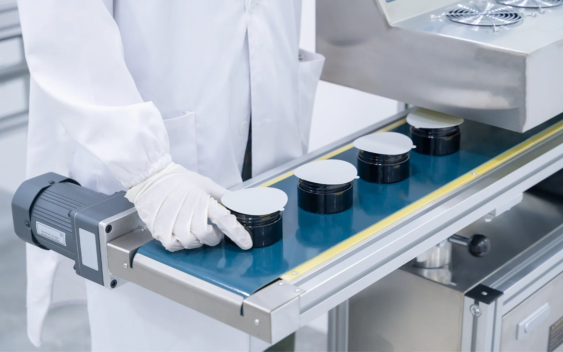 เครื่องจักรสำหรับบรรจุภัณฑ์ โรงงานผลิตสกินแคร์ The One Beauty เครื่องจักรสำหรับบรรจุภัณฑ์ โรงงานผลิตสกินแคร์ The One Beauty