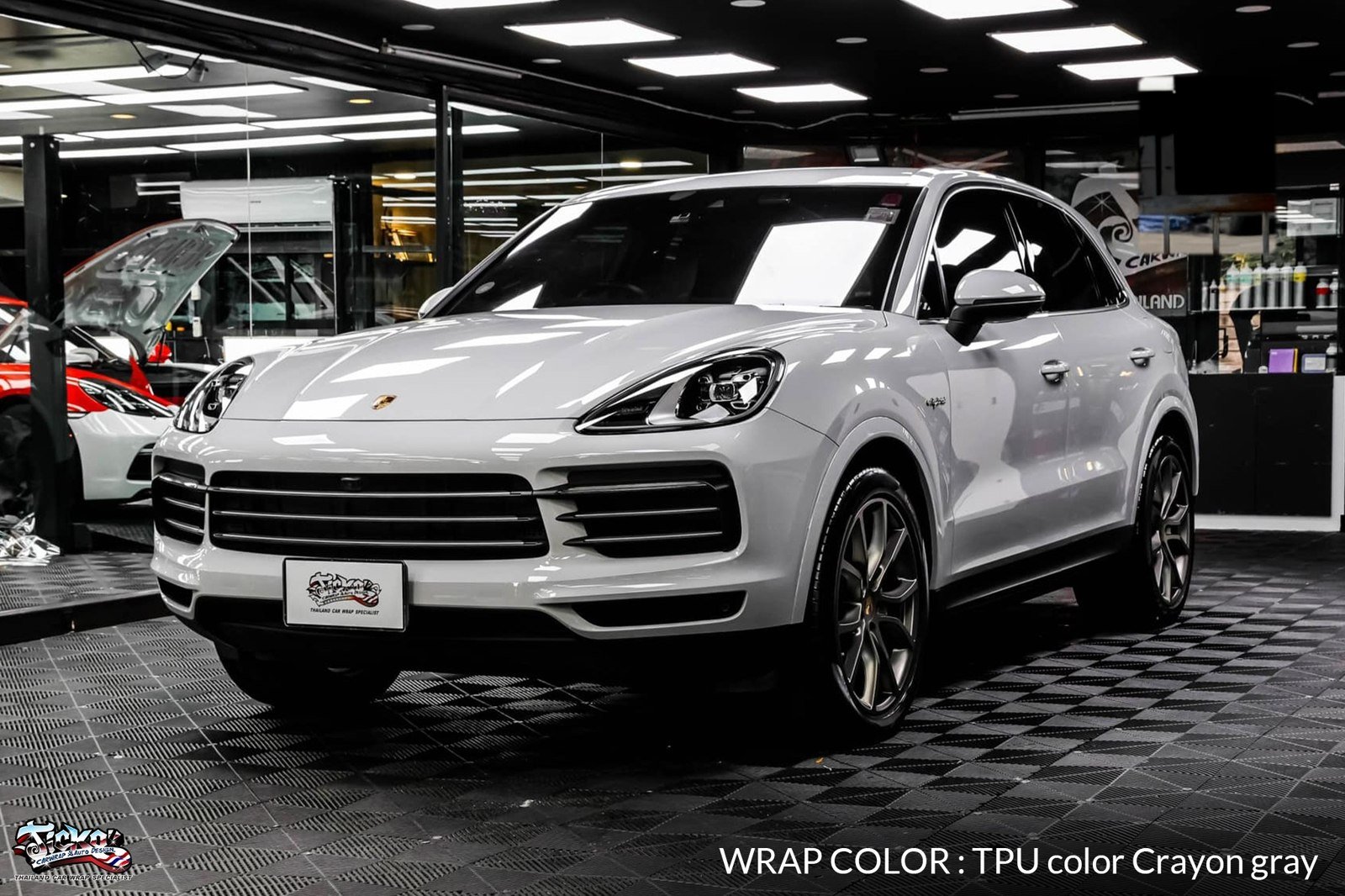 รถ Porsche สีเทาอ่อนจากคลังงานฟิล์มเปลี่ยนสี JICKO