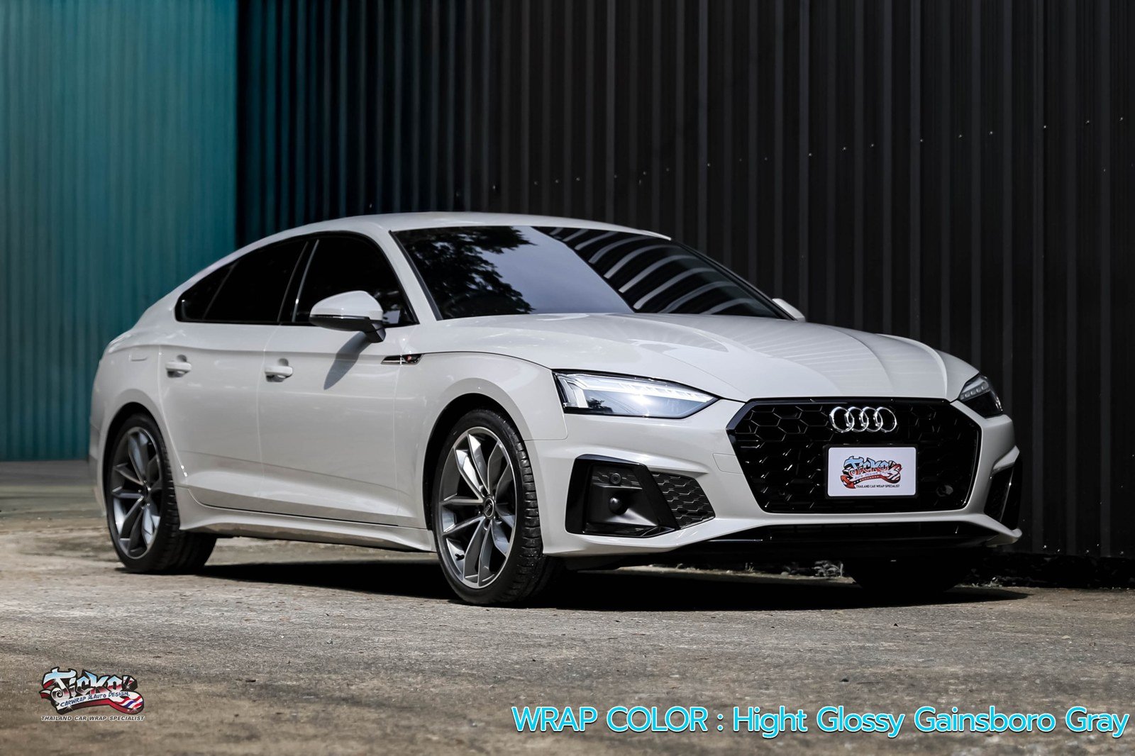 รถ Audi สีเทาอ่อนจากคลังผลงาน JICKO