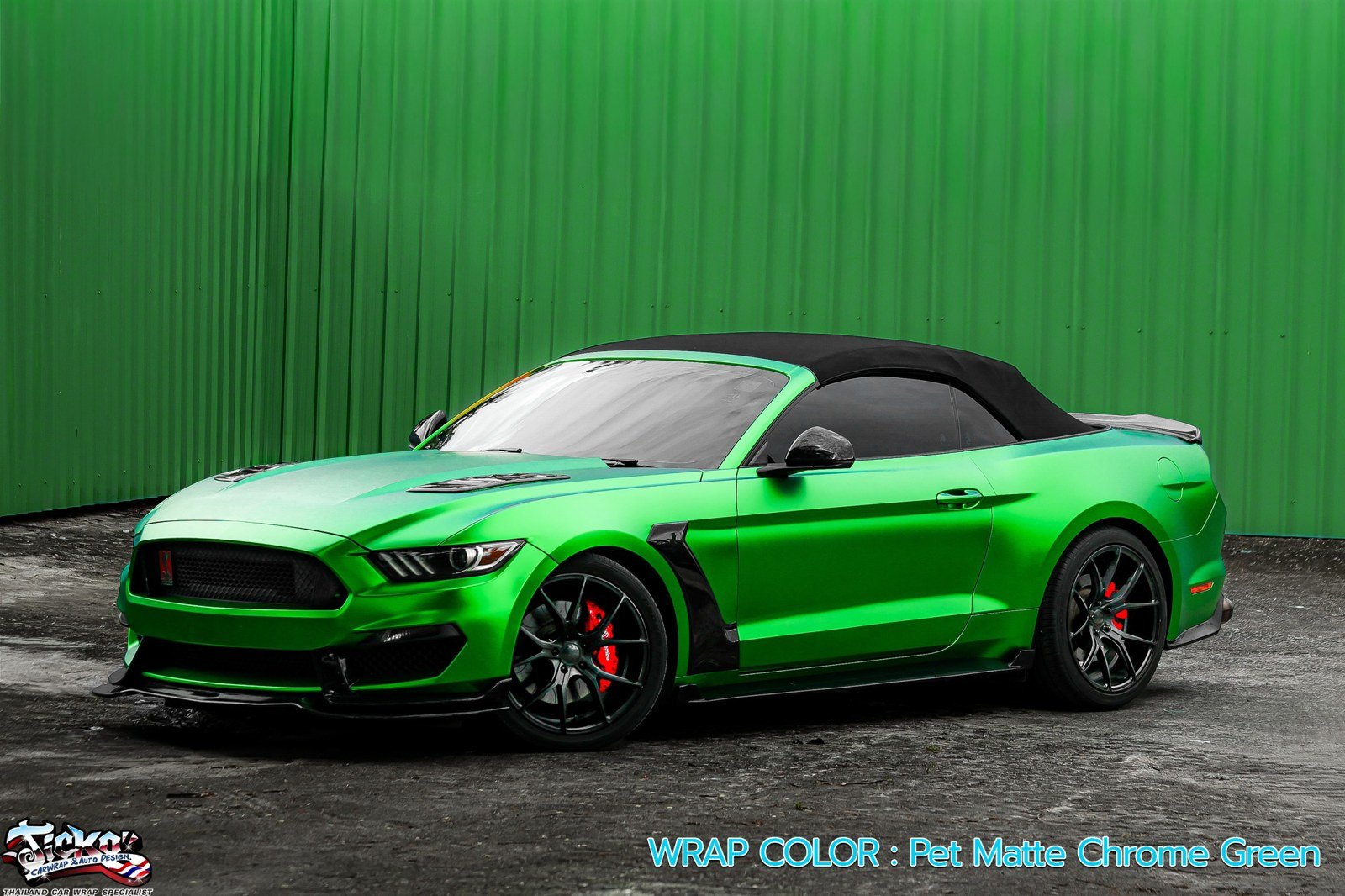 รถ Ford Mustang สีเขียวจากคลังงาน Wrap ของ JICKO