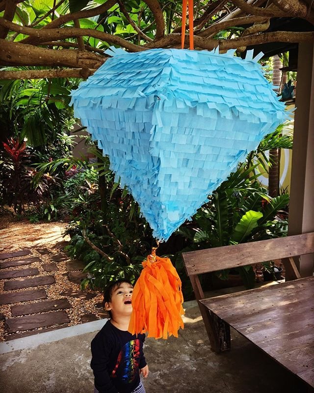 Pi[ck]nata Piñatas I