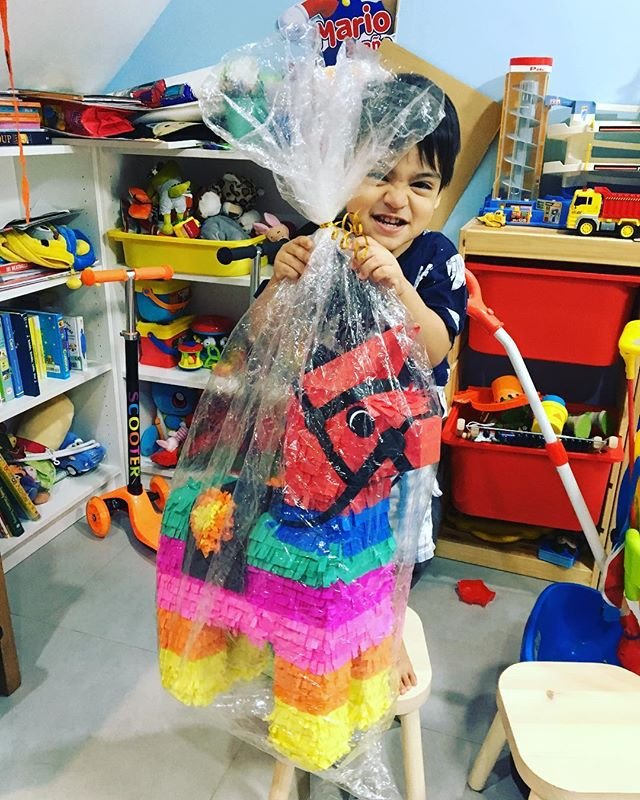 Pi[ck]nata Piñatas I