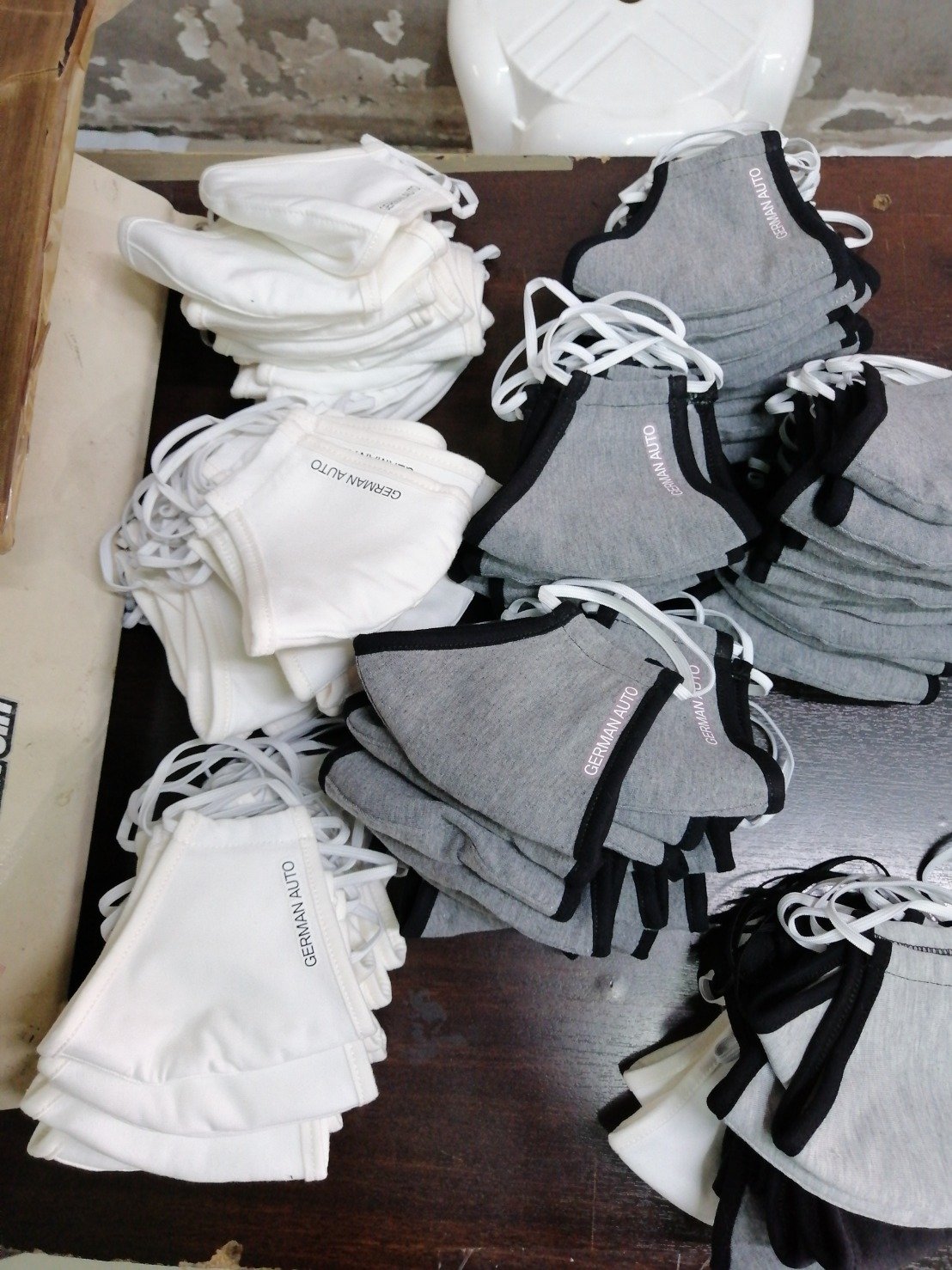 สกรีนหน้ากาก แบบสวยๆ พิมพ์เฟล็กรีด 4 สี สกรีนหน้ากาก แบบสวยๆ พิมพ์เฟล็กรีด 4 สี