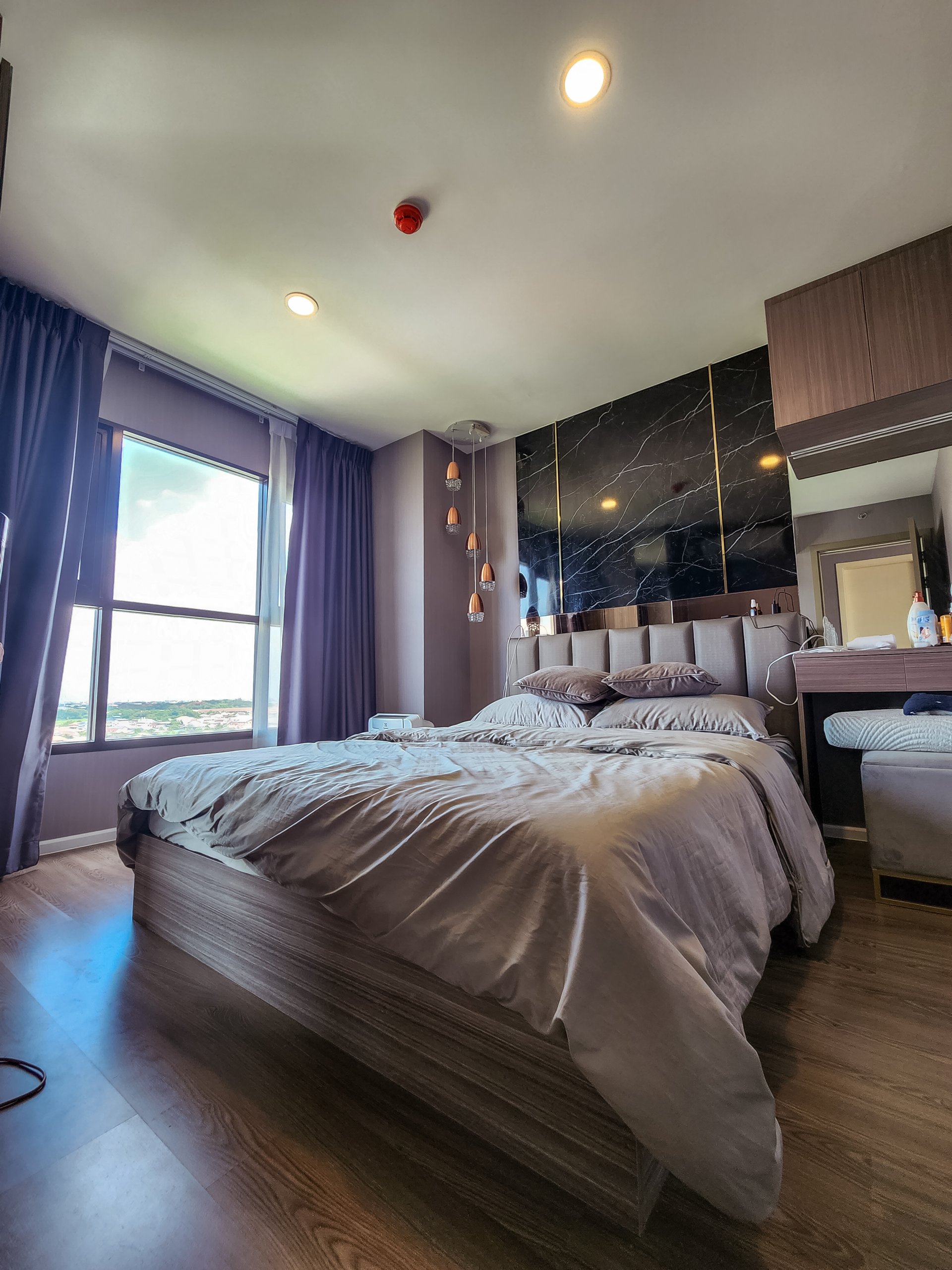 Fully furnished ,Ready to move in ,Best Price!! Room for SALE at The Origin Phahol-Saphanmai
