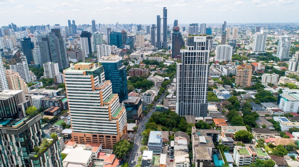 Fully Furnished Fully Equipped Office Space for SALE at Sorachai Building Sukhumvit 63!!Very Near BTS Ekkamai!!