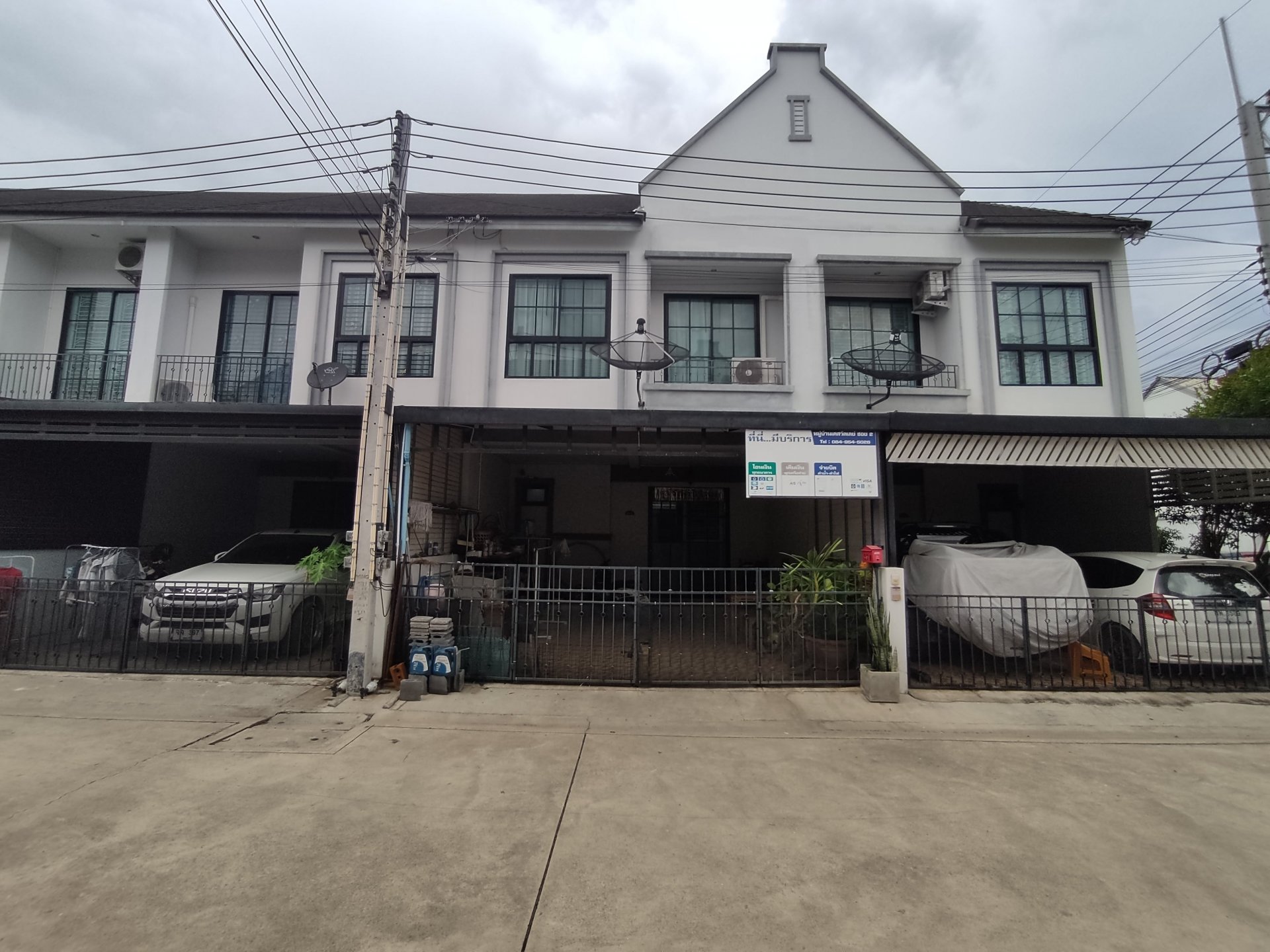 European style luxury Townhome !!! Townhome for sale 2 storey 20.9 sq.wah , Kent Valley Village , Bowin , Mabyangphon , Pluak Daeng , Rayong
