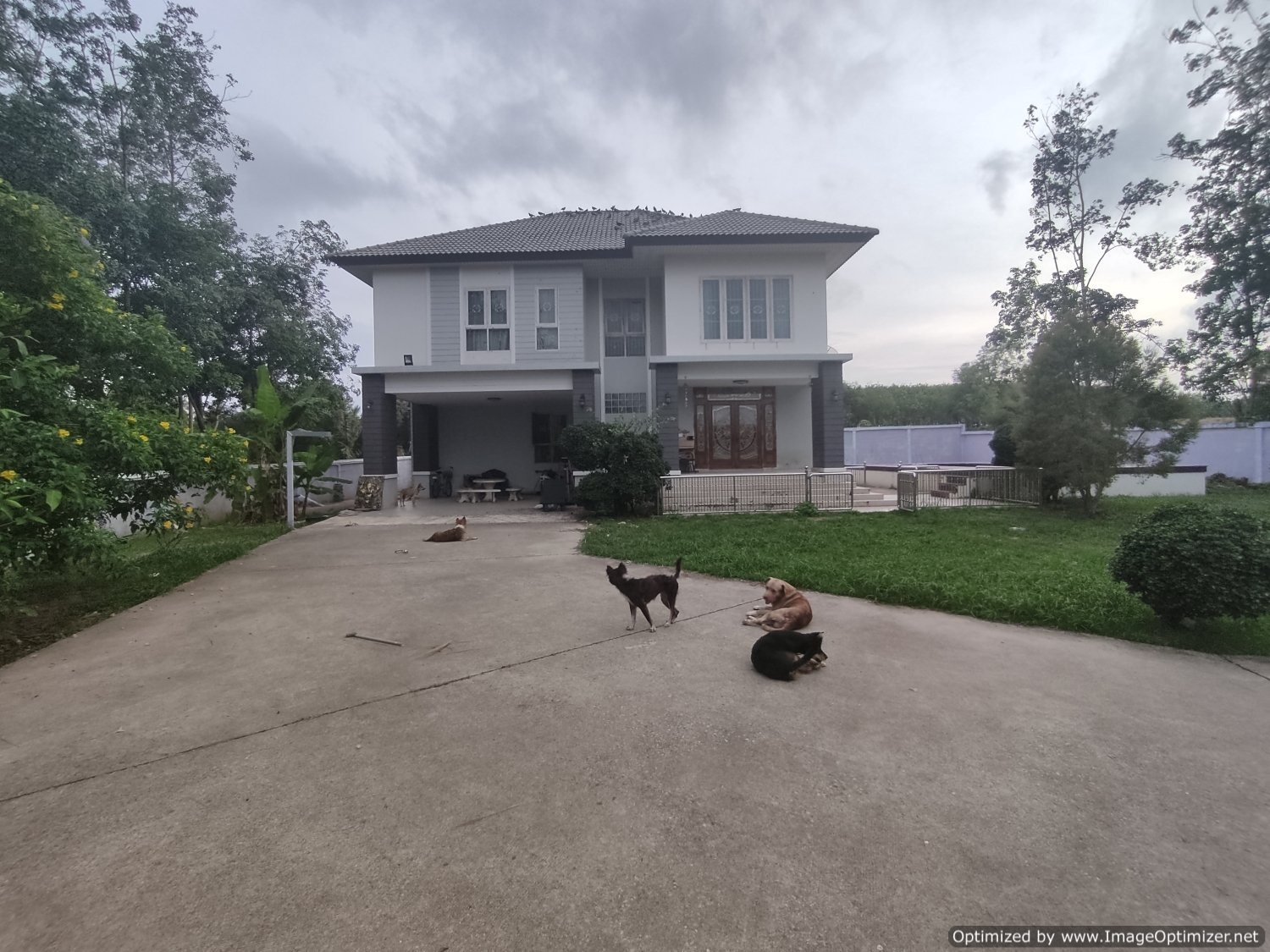 2-Storey Detached House For Sale 281.4 sq.wah on the edge of Dok Krai Reservoir , Nikhom Phatthana , Rayong