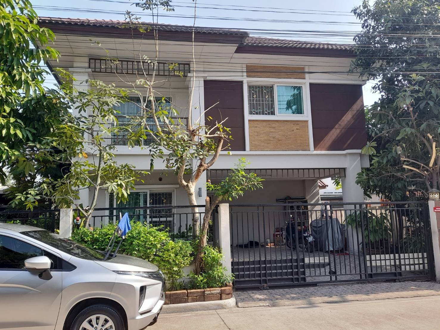 House for sale in Sai Noi !!!! House for sale in Term Rak 4 Bang Kruai-Sai Noi Road, area 50.3 sq wa, price 3.65 million baht, kitchen extension, ready to live, good location, distant future.