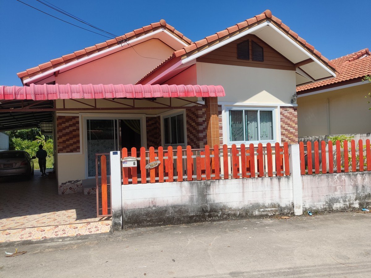 1 Storey House for sale Map Ta Phut Rayong 90.5 sq.wa , Phon Pruksa 7 Village , very shady pricate atmosphere