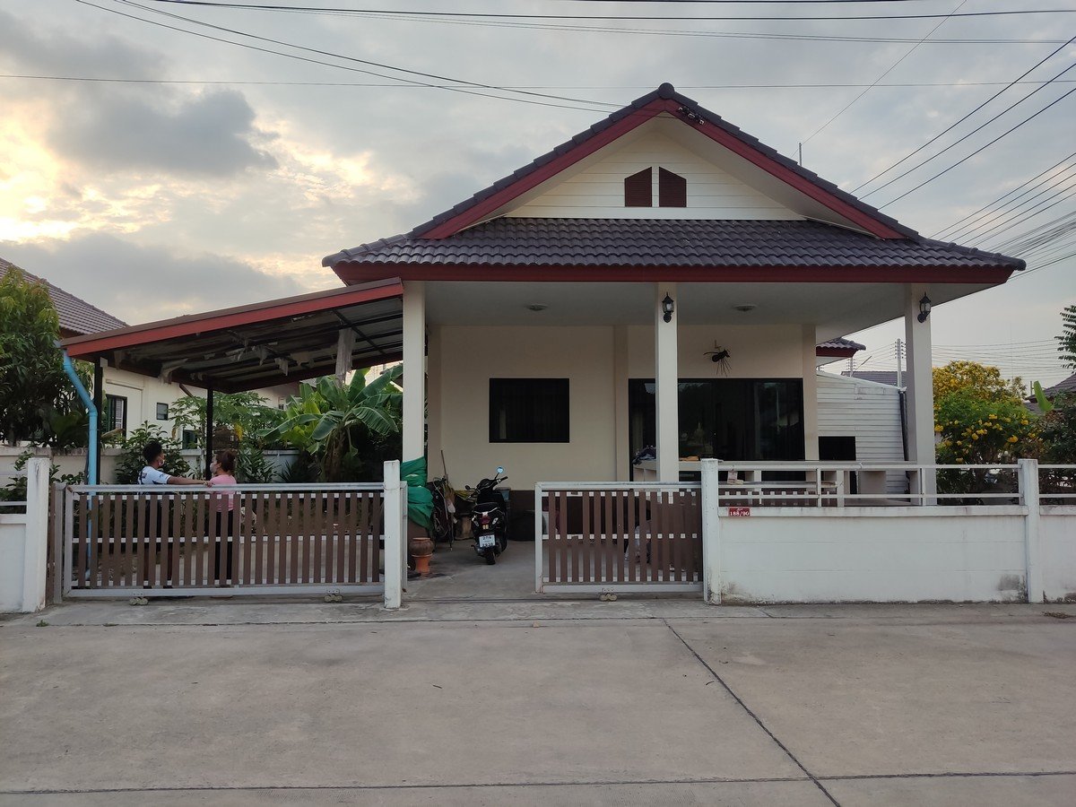 House for sale 149 Sqm. Warorot 8 Village near WHA Industrial Estate Nong Lalok Rayong