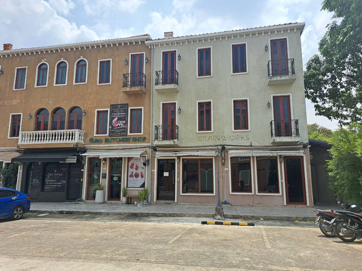 Business location in Watcharapol area!! Office building for sale, commercial building, 2 units, behind the corner, 3 floors, 50.8 sq m. Venice Di Iris Watcharapon Project, Urgent Sale