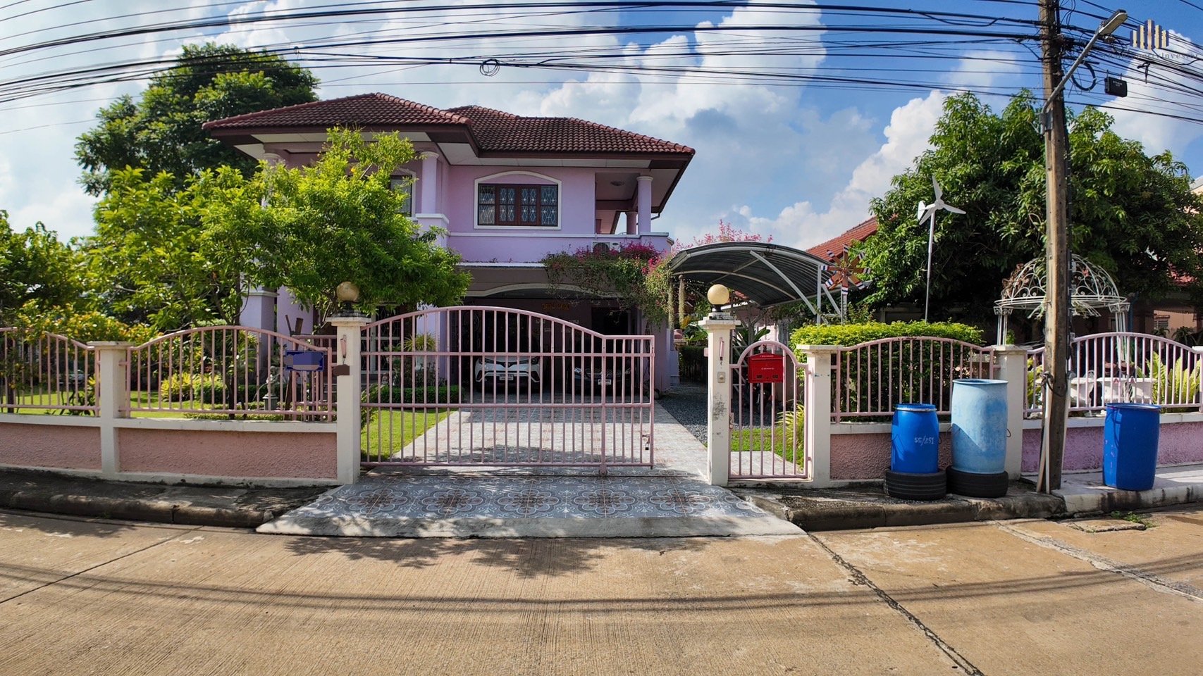 安静，阴凉，空间大，价格优惠！ 出售独栋房屋 Suetrong 村 Don Mueang，Lam Luk Ka，Khlong Song，面积 194 平方哇！ 红线附近 ! Zeer Rangsit 附近 ！近高速公路！紧急出售