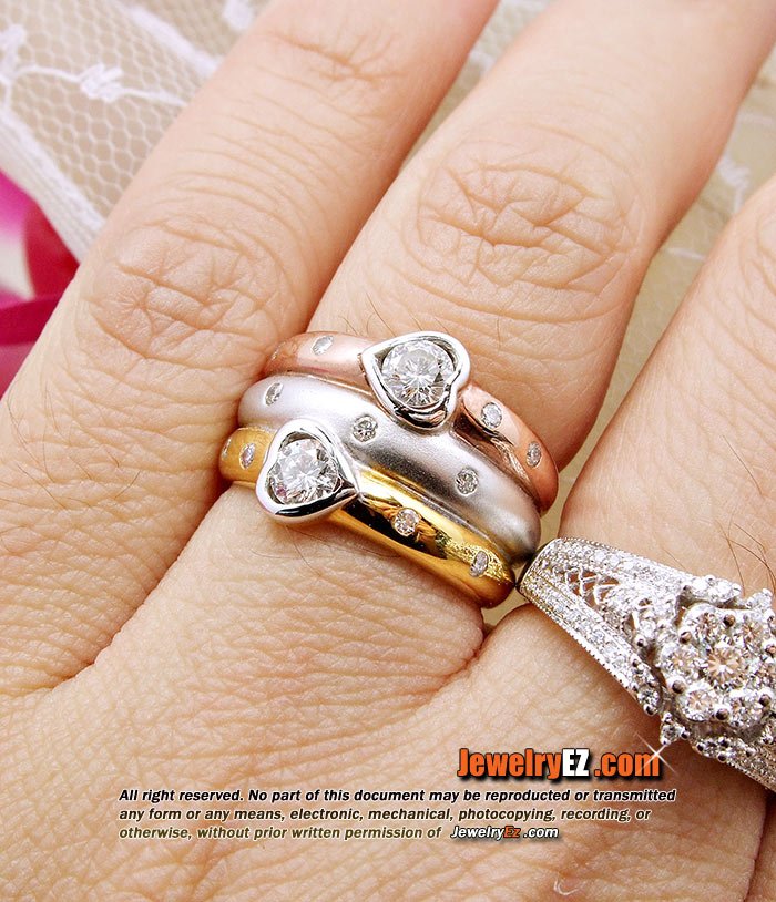 แหวนเพชร เบลเยี่ยมคัต ตัวเรือนทองคำ ชุบ 3 สีสวยน่ารักค่ะ