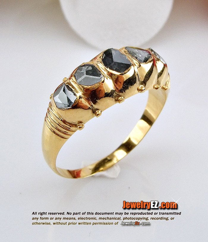 แหวนแถวเพชรซีก ทองโบราณ เพชรแท้ สวยสมบูรณ์หายากค่ะ