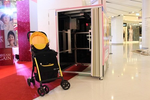 Central World’s ร่วมกับ Baby Story Thailand เปิดตัวเทคโนโลยีใหม่ แห่งแรกในประเทศไทย Stroller Sterilizer เครื่องทำความสะอาดรถเข็นเด็กด้วยรังสี UVc