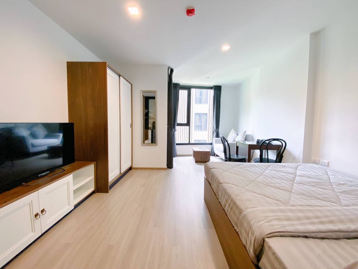 9R0508 The base central condominium 1bedroom 1bathroom 18,000/month at wichit