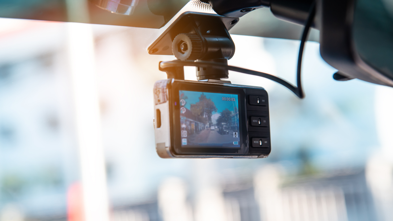 กล้องหน้ารถสำคัญแค่ไหนในยุคที่ทุกเหตุการณ์ต้องมีหลักฐาน? กล้องหน้ารถสำคัญแค่ไหนในยุคที่ทุกเหตุการณ์ต้องมีหลักฐาน?