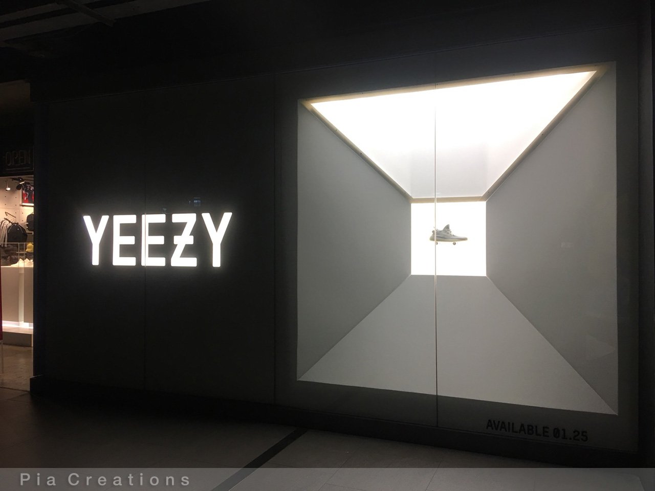 adidas : Yeezy End Year 2018