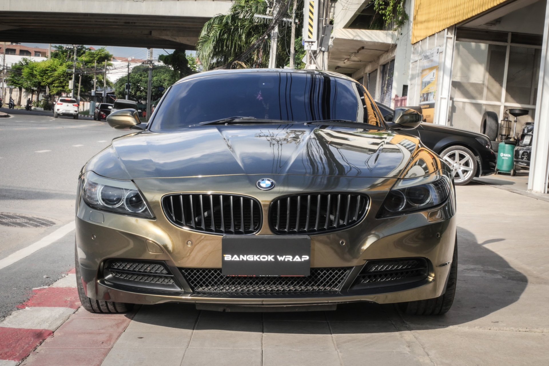 Gloss Metallic Midnight Gold