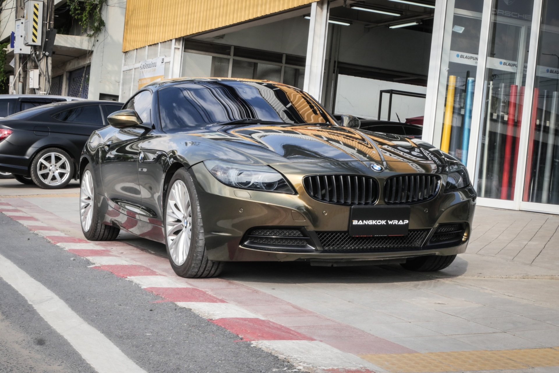 Gloss Metallic Midnight Gold