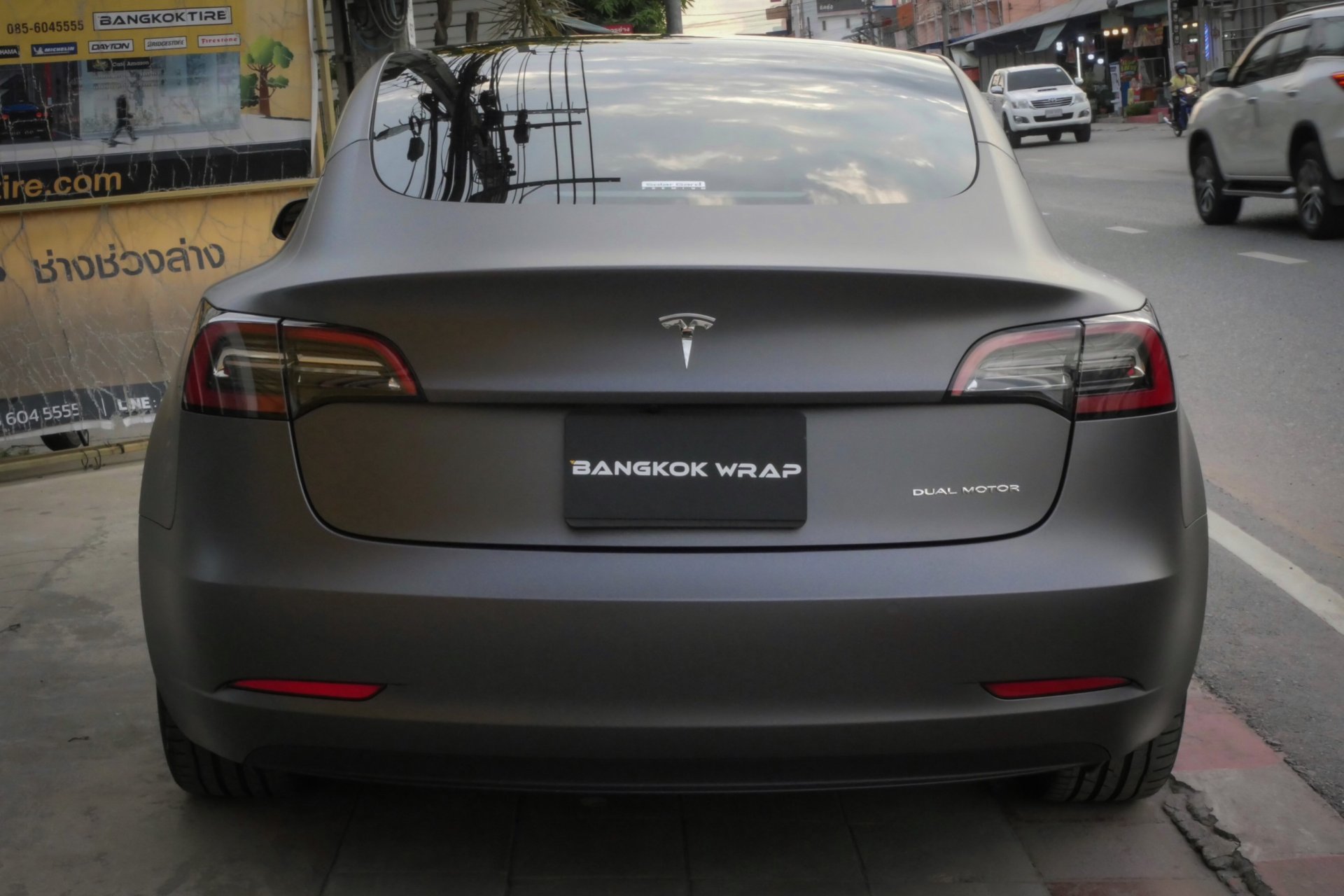 Ghost Metallic Shadow Grey - Model 3