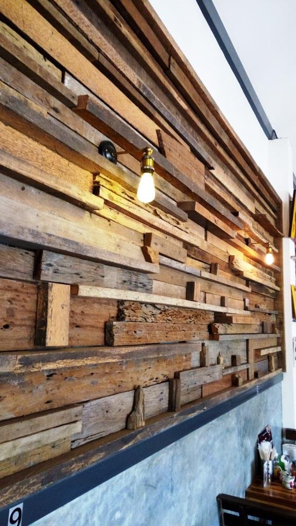 ‘คำจันทร์ ยาโน’ ศิลปินผู้ให้ชีวิตกับเศษไม้ ‘คำจันทร์ ยาโน’ ศิลปินผู้ให้ชีวิตกับเศษไม้