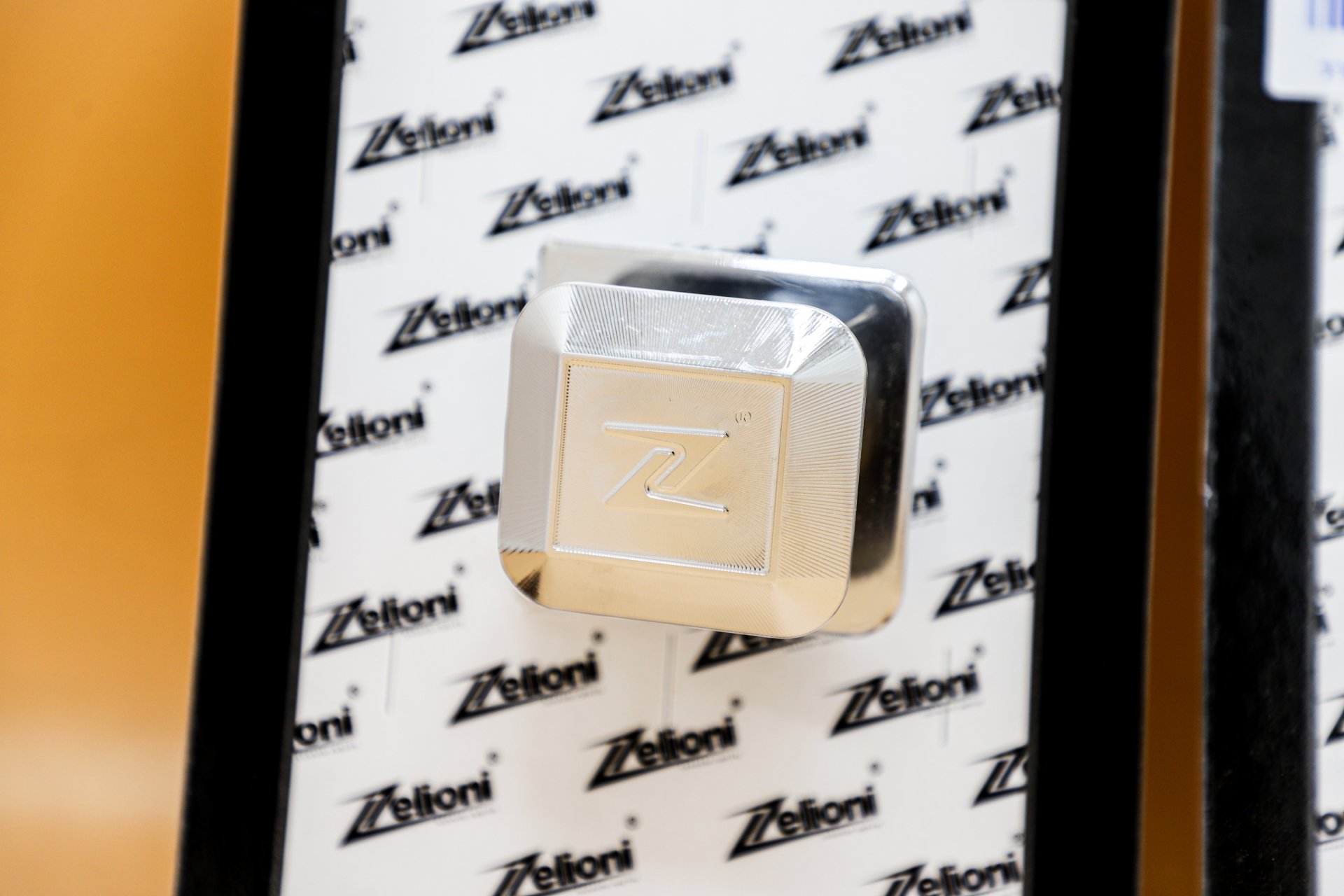 ตะขอแขวนของ Zelioni Chrome GTS/GTV 2023