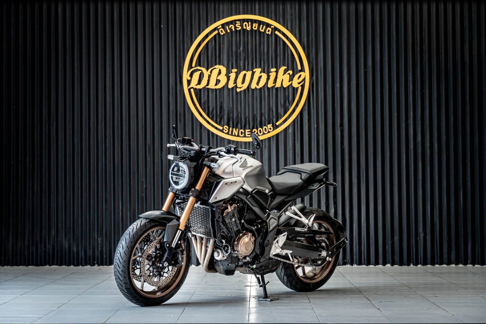 Honda CB650R Mileage 15 xxx Kilometer Dbigbike honda-cb650r-mileage-15-xxx-kilometer-dbigbike