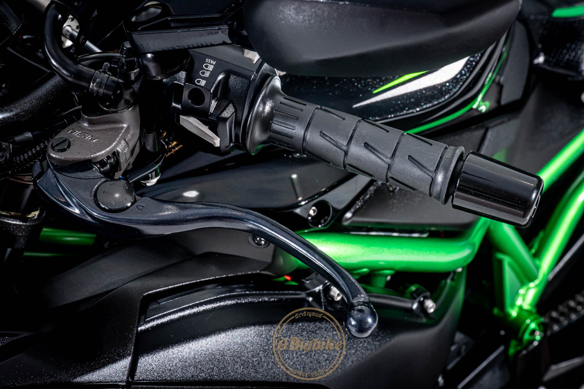 Kawasaki ZH2 - dbigbike