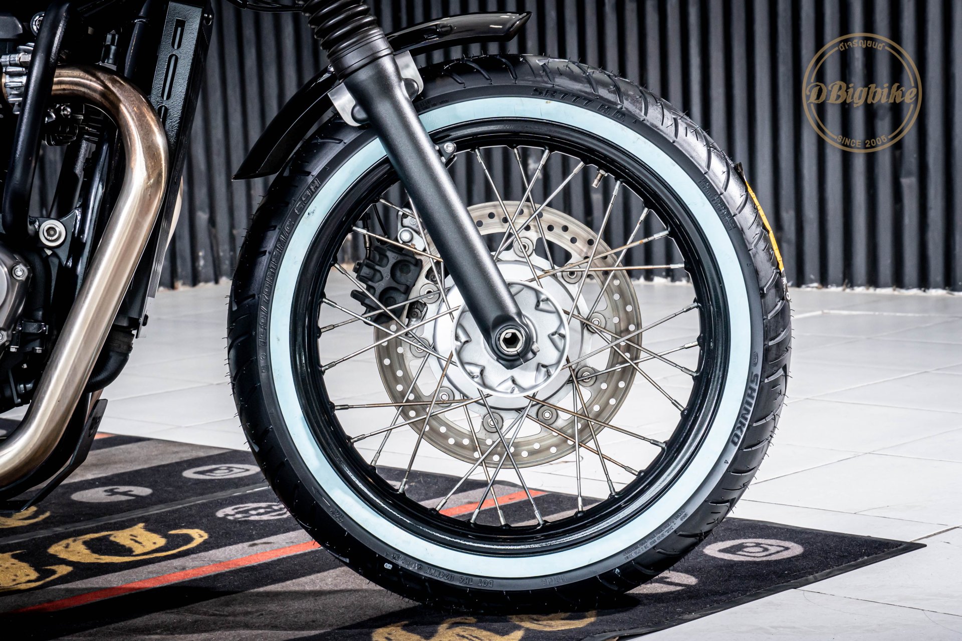 Triumph Bonneville T100 Custom - dbigbike