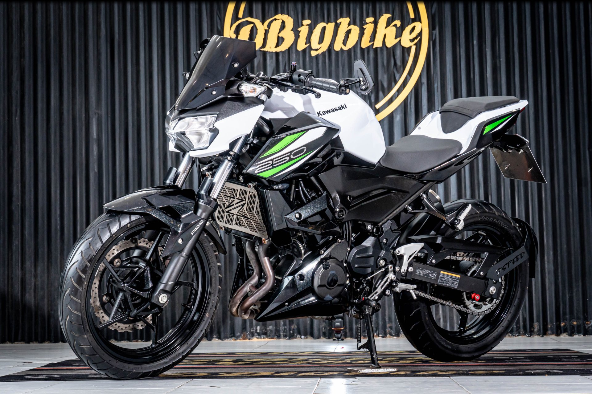 Kawasaki Z250 - dbigbike