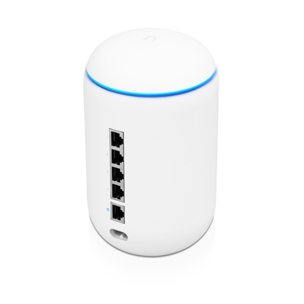 UDM : UniFi Dream Machine All-in-one 4X4 access point, 4-port switch, and security gateway