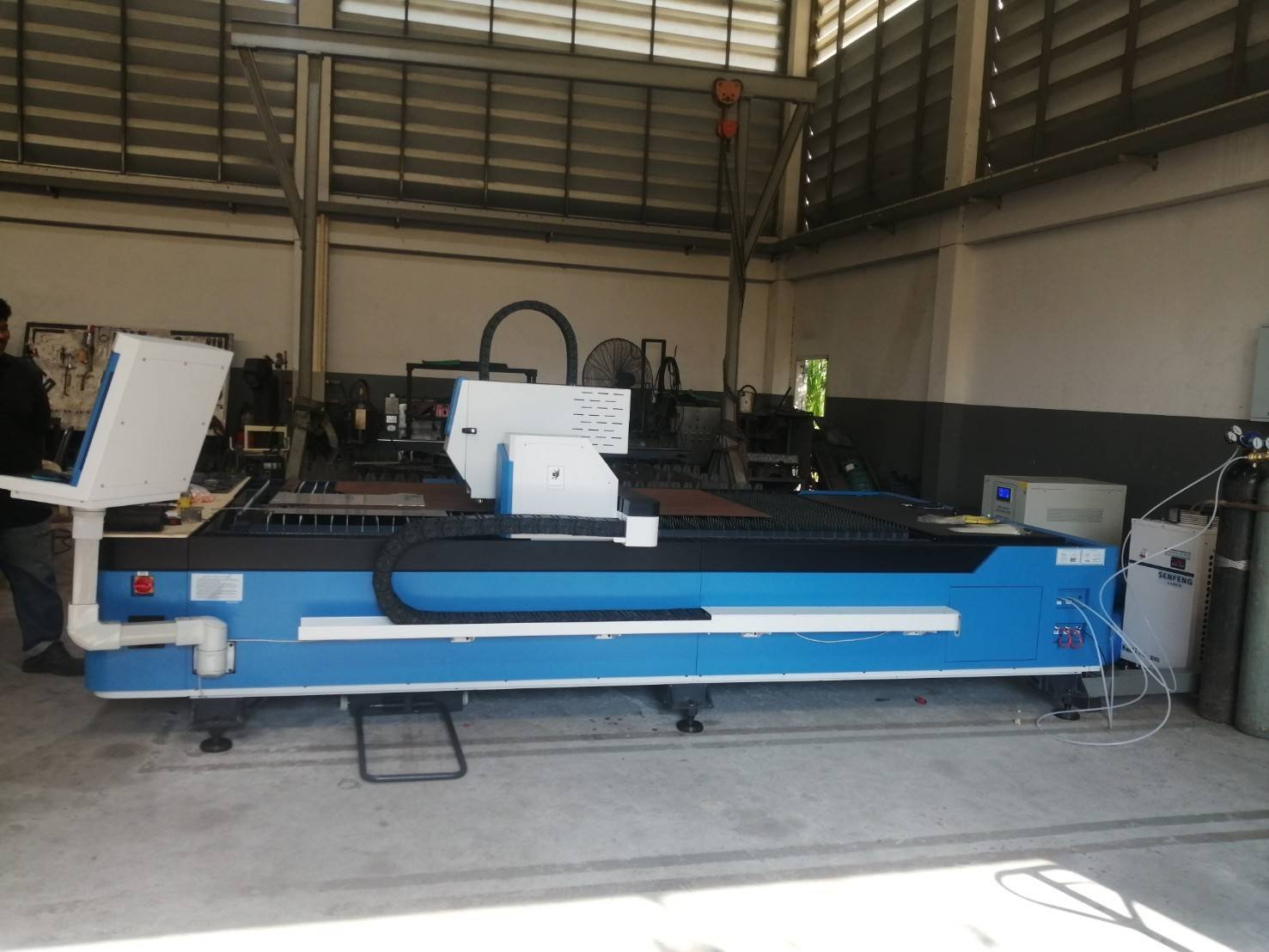 Fiber laser cutting machine SF3015G